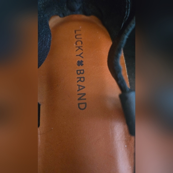 3/$20 Lucky Brand Black and Tan Women's Sandals - Picture 3 of 6